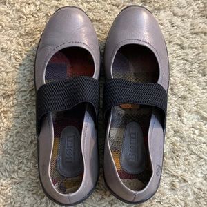 Born leather ballet flats 7.5